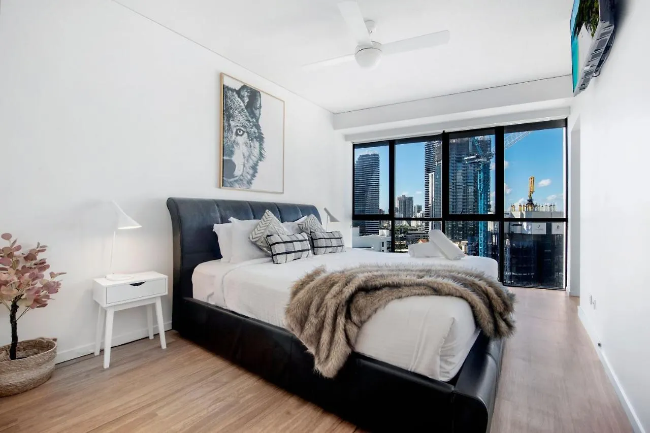 Modern 3 Bedroom Apartment With Ocean Views - Coasthm Gold Coast