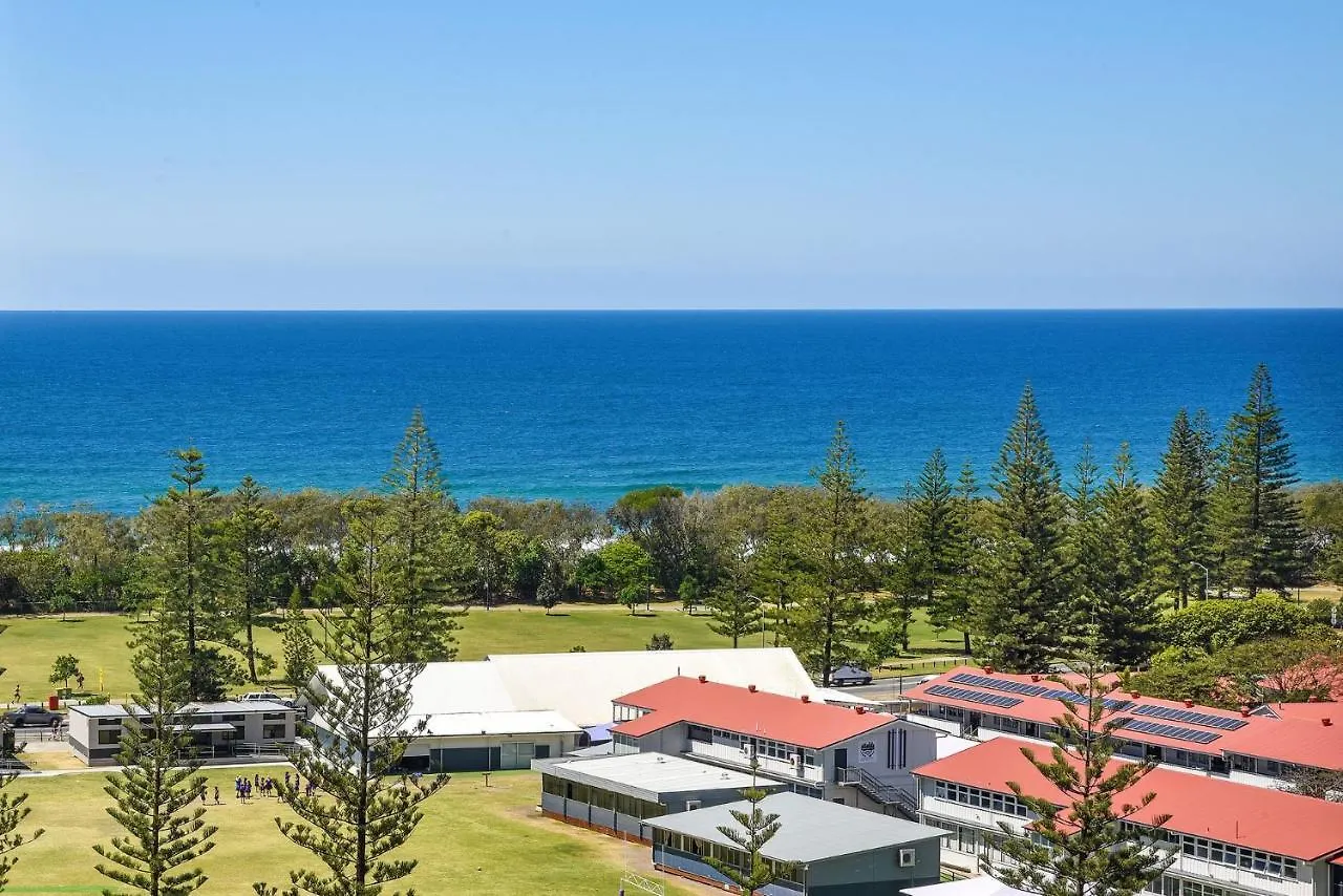 Modern 3 Bedroom Apartment With Ocean Views - Coasthm Gold Coast